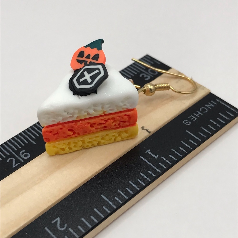 Mismatch Halloween Charm Earrings Candy Corn Cake & Trick or Treat Skeleton - Picture 5 of 6
